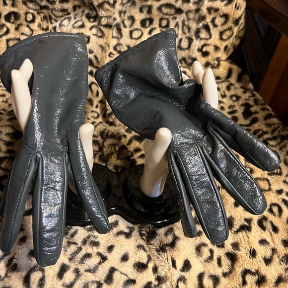 Worthington Dark Gray Leather/Patent Leather  Gloves size M - Picture 5 of 6